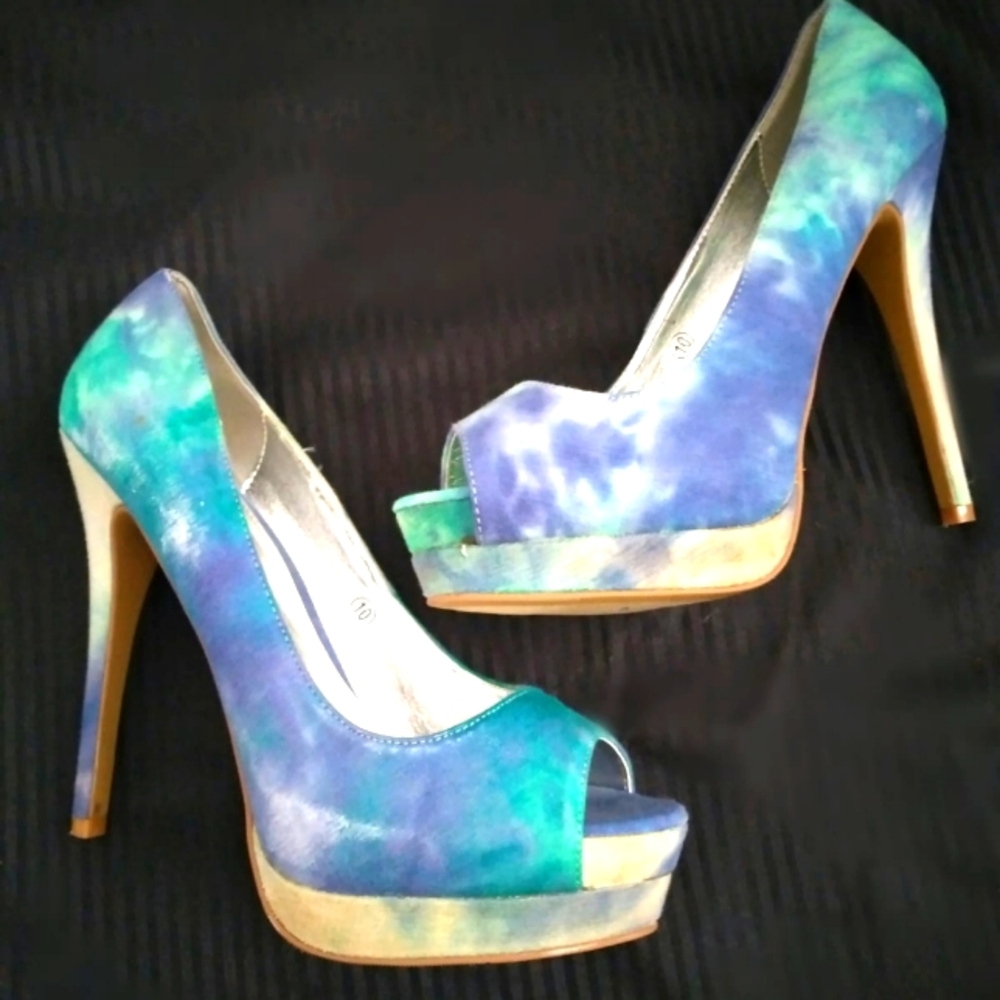Tye dye high heel shoes